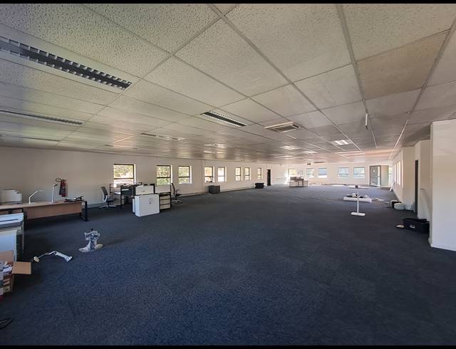 2,850M² OFFICE FOR SALE IN ILLOVO